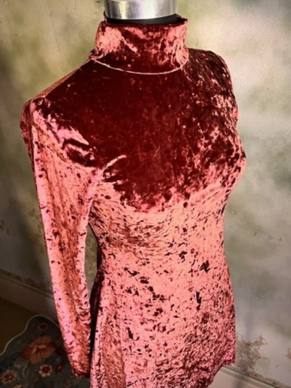 Kimchi Blue Pink Crushed Velvet Mock Neck Mini Dress Size Medium